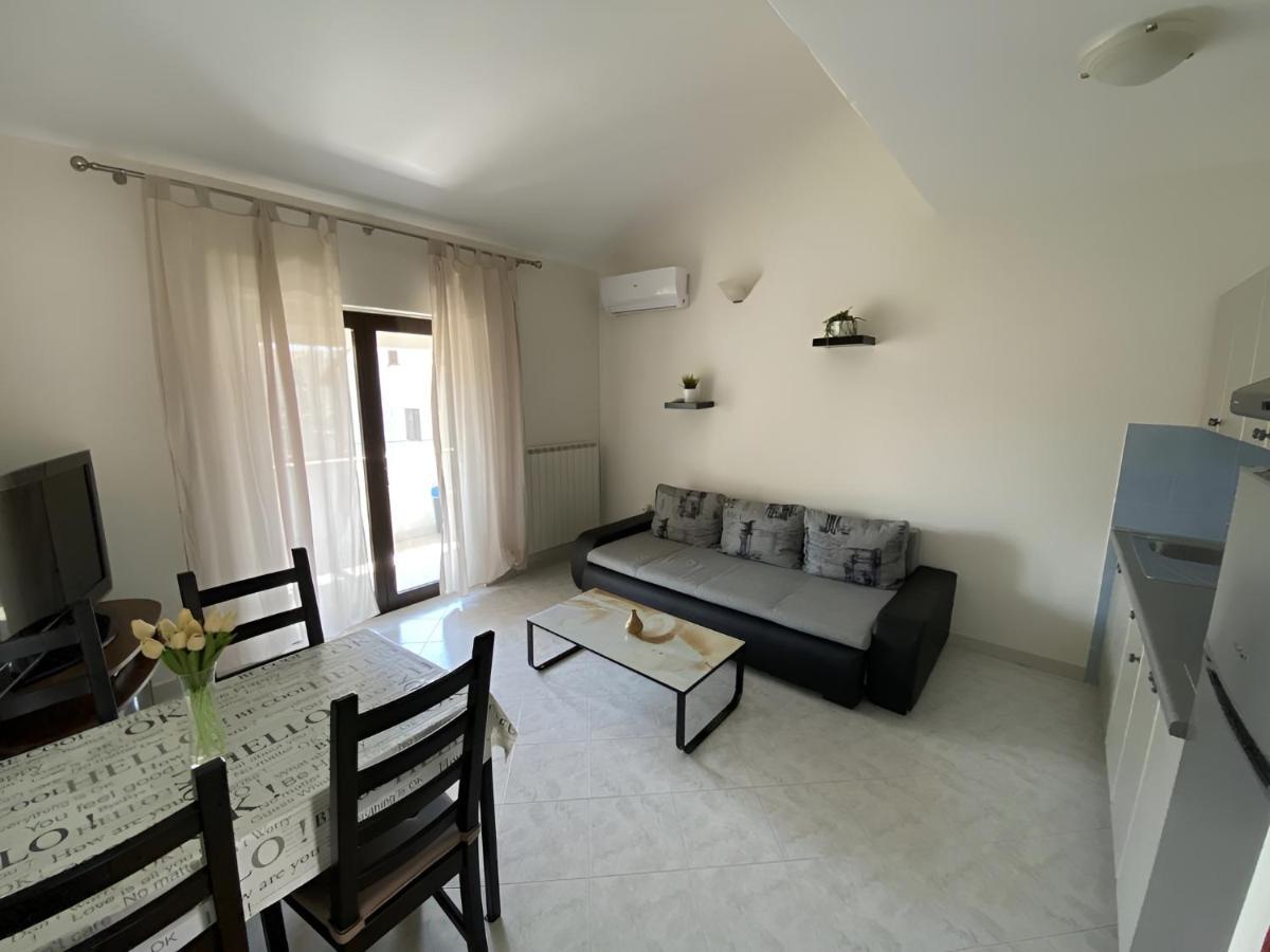 Apartmani Ana Borovac Funtana Exteriér fotografie